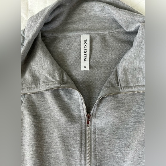 Tickled Teal | Grey Half Zip Pullover | Hoodie Pocket & Quilted Detail | Small - Picture 4 of 9